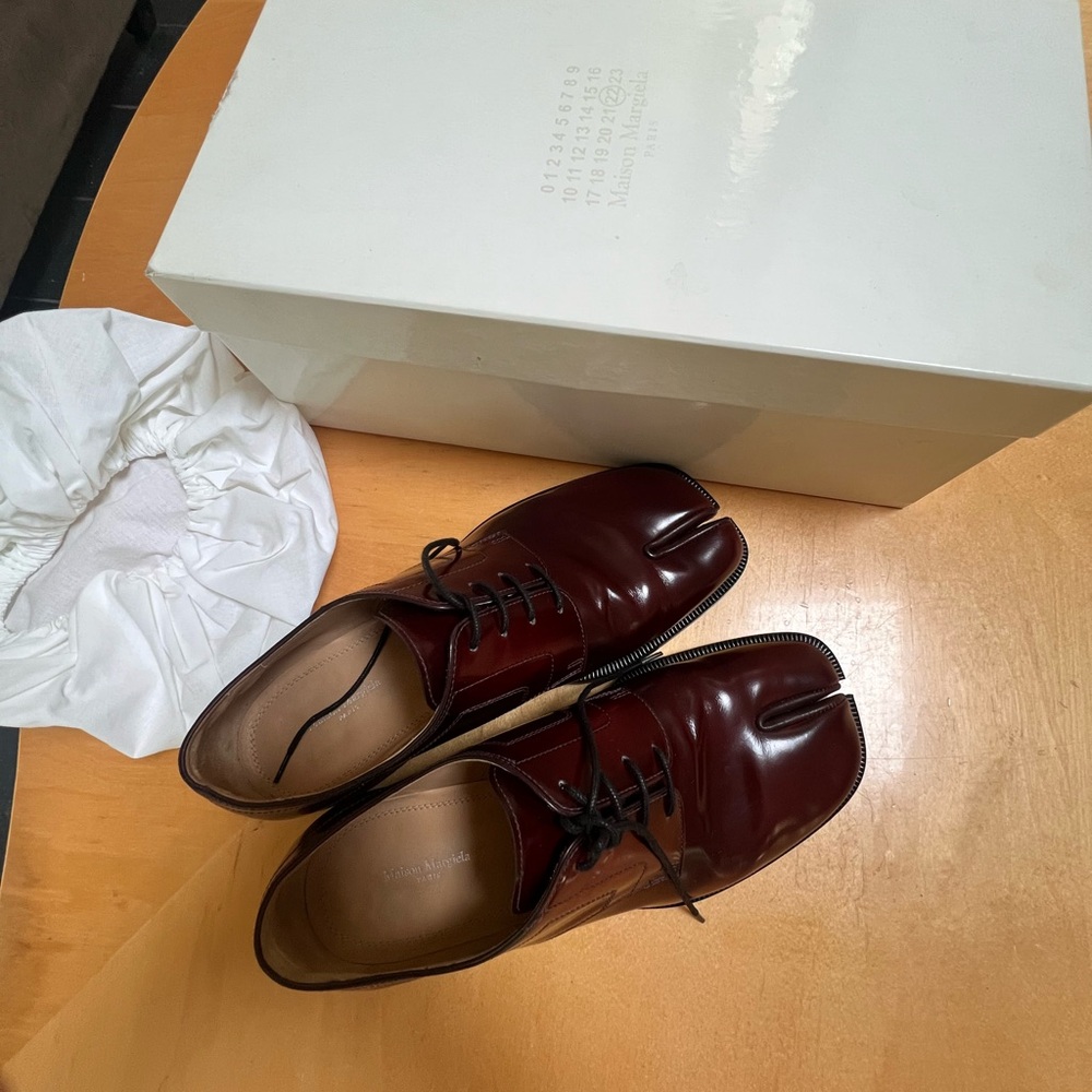 Maison Martin Margiela Brown Oxford tabi Shoes Sleek Design Cap Toe